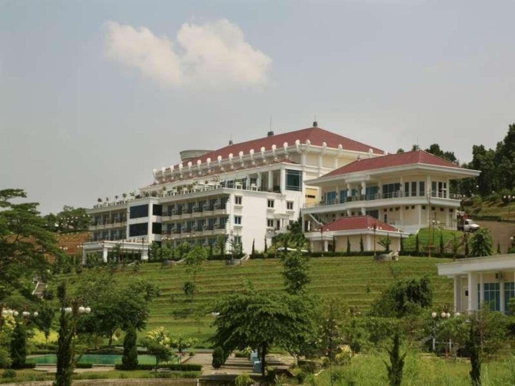 hotel premium Sukajaya dengan fasilitas modern dan nyaman